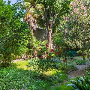 Belle Arti Gallery Garden House Bed & Breakfast